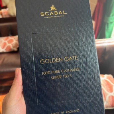 Business formal wear custom-made fabric: GOLDEN Gate 180-count 100% cashmere 280G
